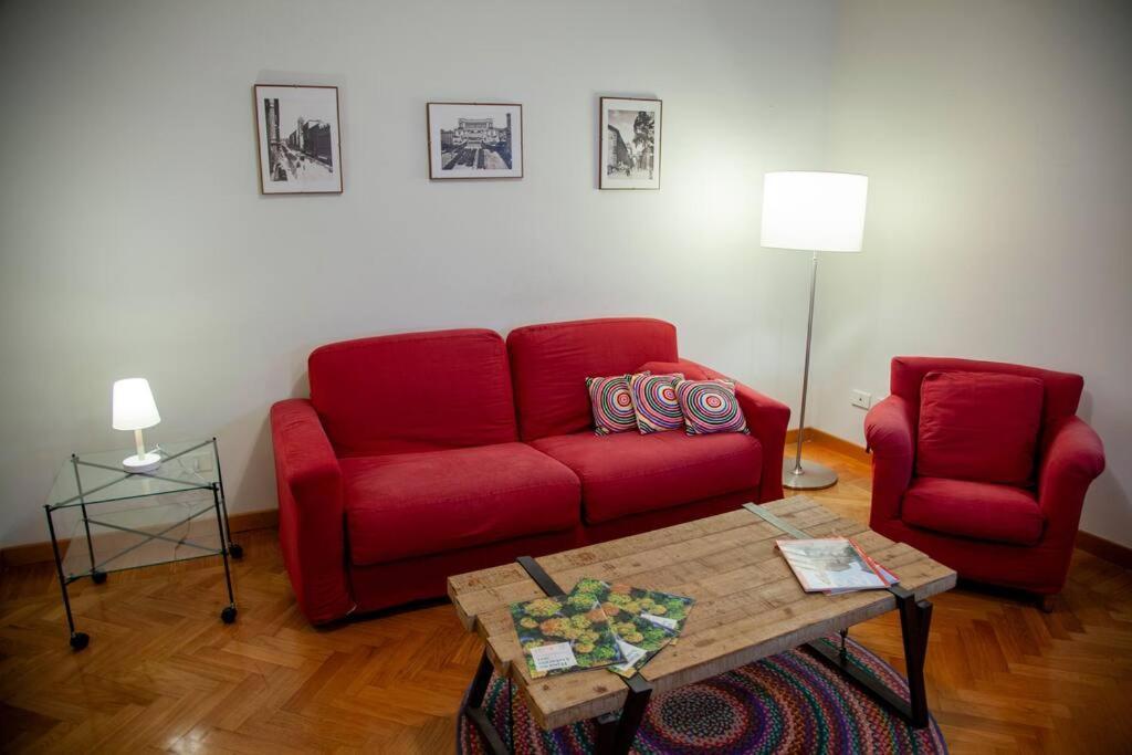Peaceful Apartment In Piazza Venezia'S Alleys روما المظهر الخارجي الصورة