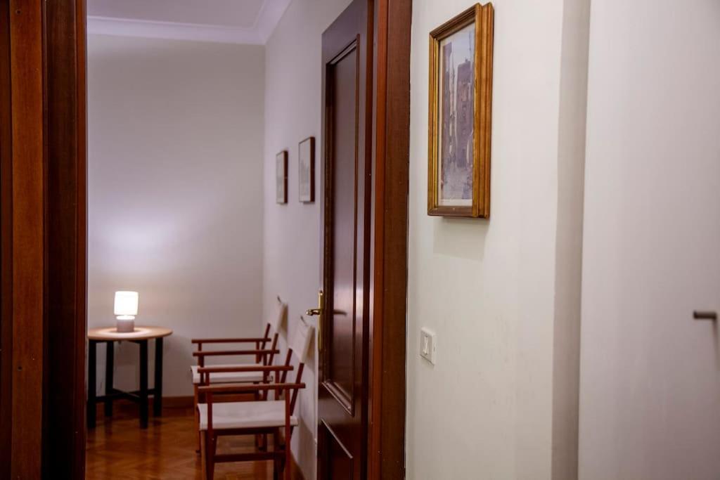 Peaceful Apartment In Piazza Venezia'S Alleys روما المظهر الخارجي الصورة