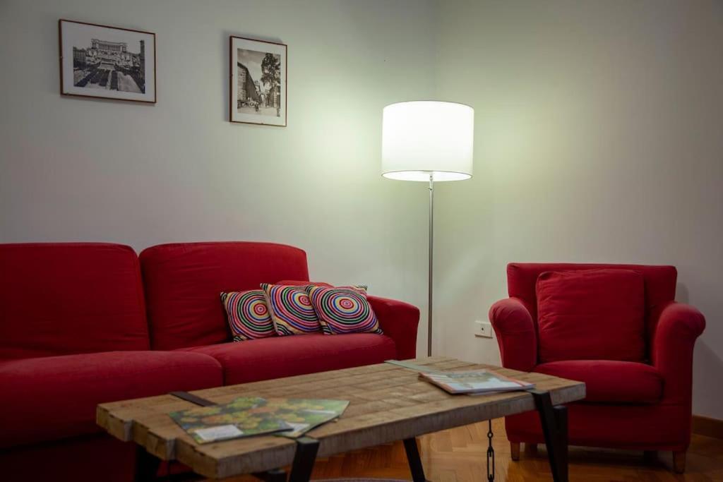 Peaceful Apartment In Piazza Venezia'S Alleys روما المظهر الخارجي الصورة